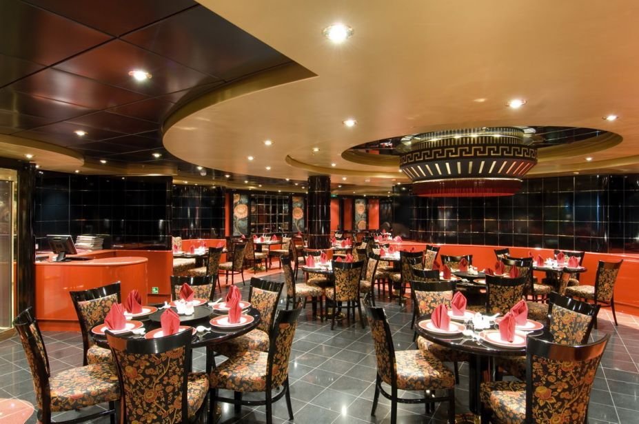 restaurant-interior-design-with-red-theme Restaurant Interior Design Ideas