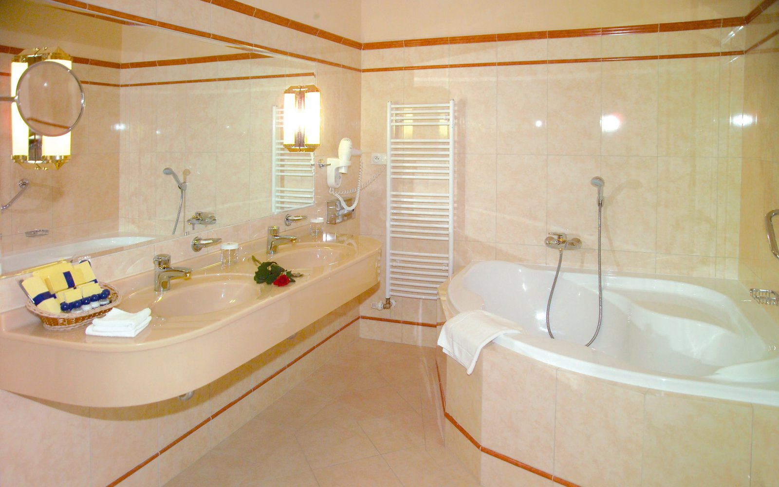 Modern-Bathroom_interior-lighting Modern Bathroom interior lighting