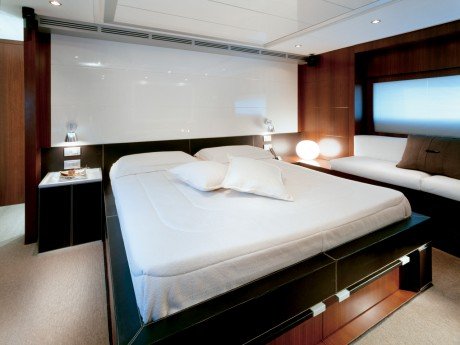 Luxury Bedrooms on Yacht Luxury Bedroom Interior   Interior Design Ideas
