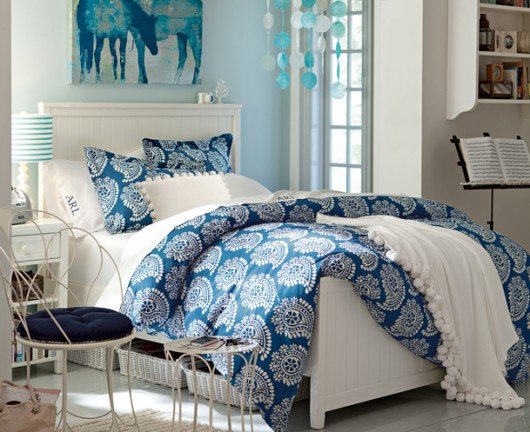 blue-shade-teen-girls-bedroom Choosing Best Color Scheme for a Teen Girl’s Bedroom