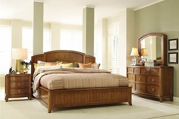 http://www.interiorhousedesign.net/wp-content/uploads/2012/10/master-bedroom-decoration-ideas.jpg