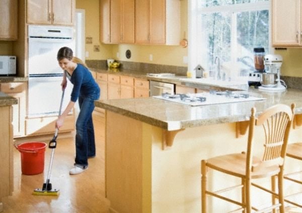kitchen-floor-cleaning Tips for a shiny clean kitchen