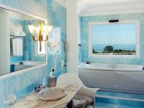 Awesome blue colored bathroom