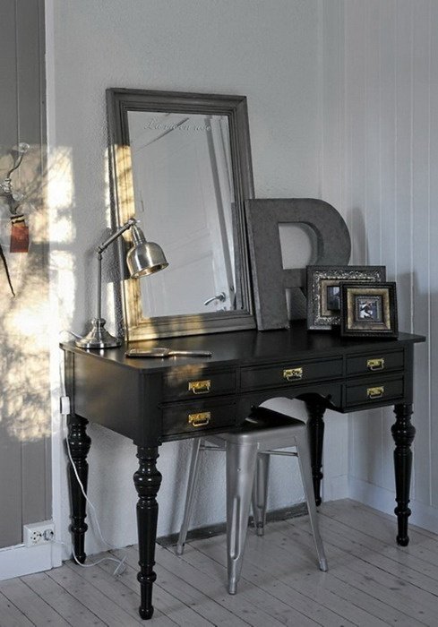 vintage-look-dressing-table Dressing tables decoration ideas