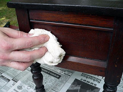 Cleaning-Furniture-4 Ways to Clean those Antique Furniture Pieces