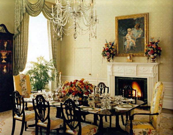 Private-dining-room-c1997 How to revamp your dining room?