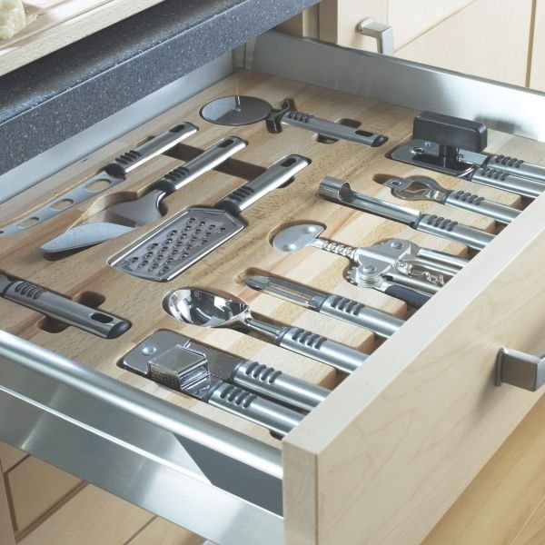 03340622_01i How to store kitchen utensils in small space?