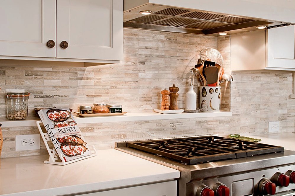 white-old-world-kitchen What small mistakes that you need to avoid before designing a kitchen?